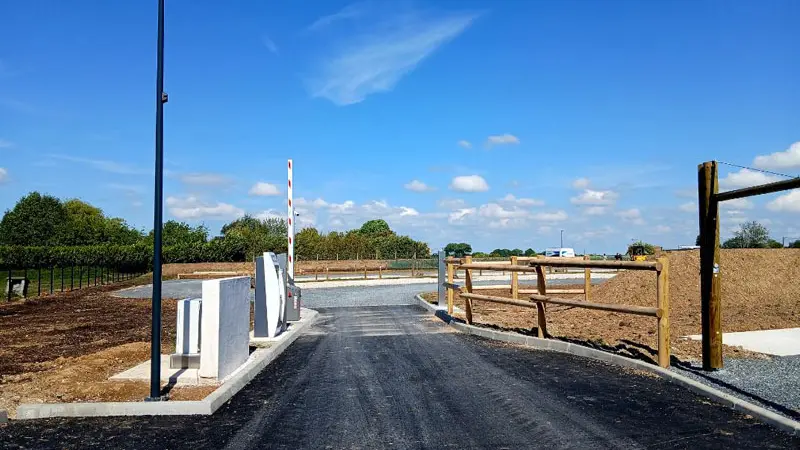 Entrée de l'aire de camping-cars