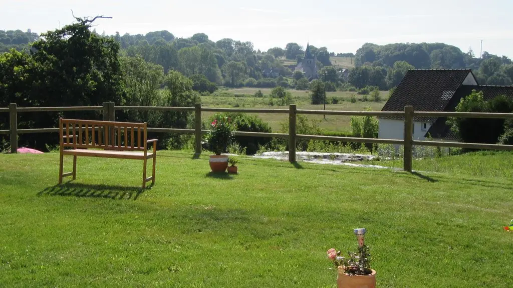 Longueuil - Gîte entre Terre et Mer - Jardin - Madame Faucon