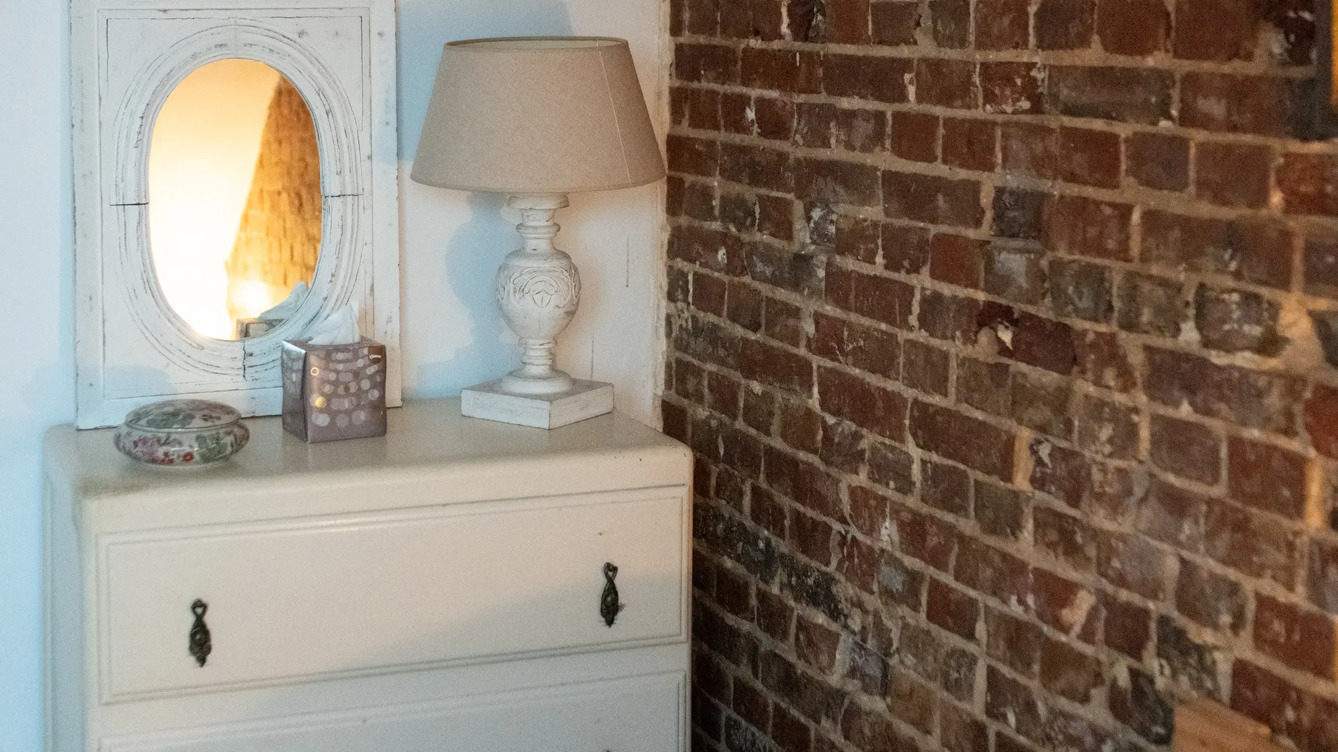 Chambre 5 avec lit double et vue mer