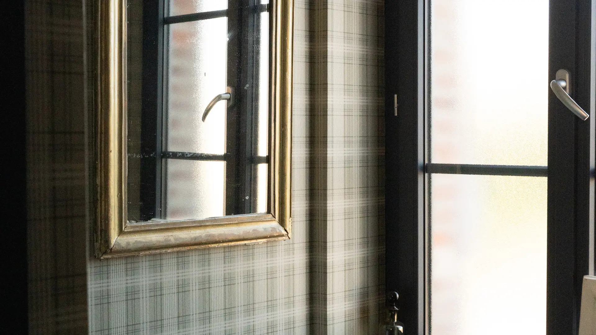 Toilettes séparés sur le palier du 1er étage.