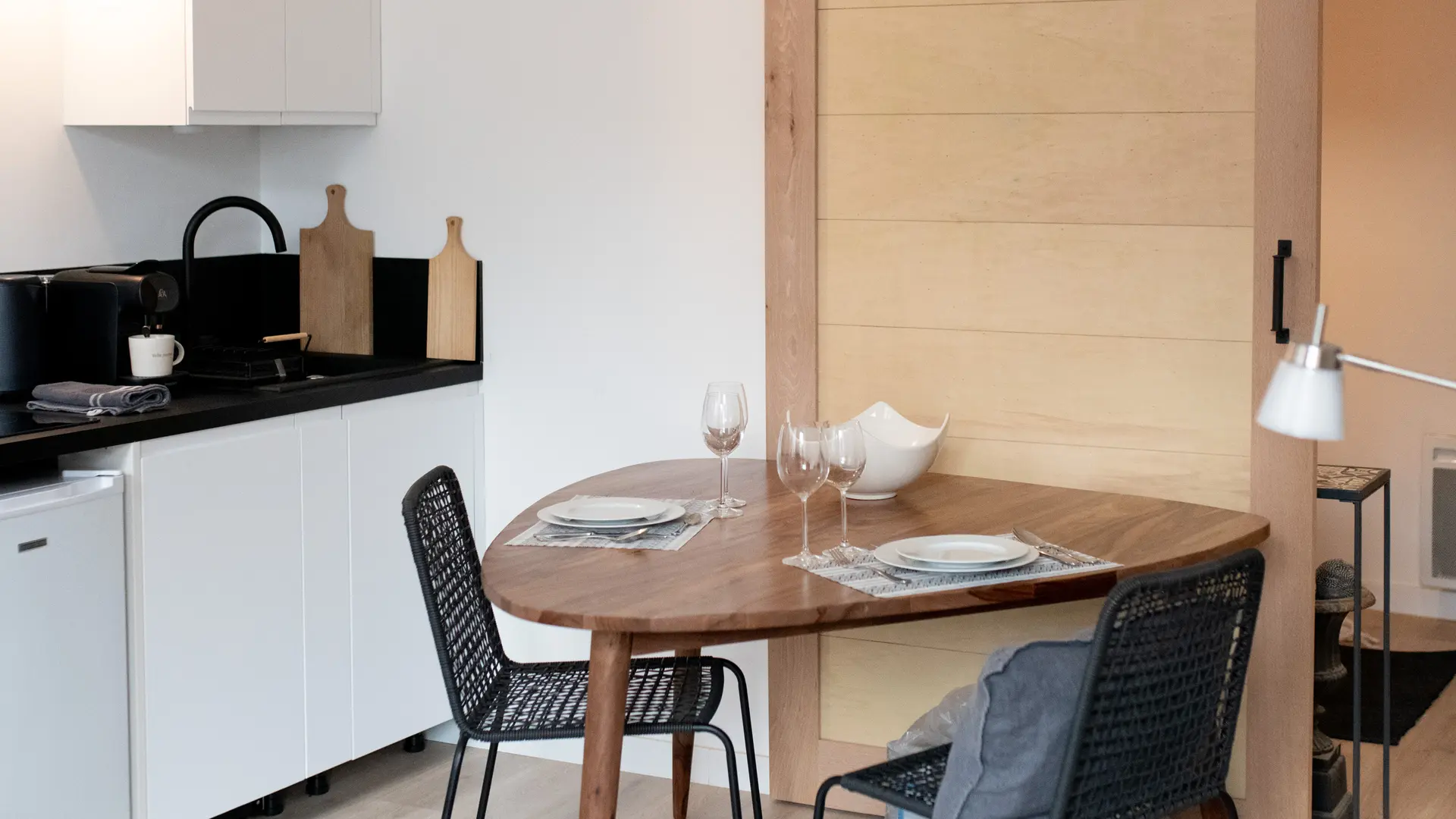 Pièce de vie : salon, cuisine et espace repas