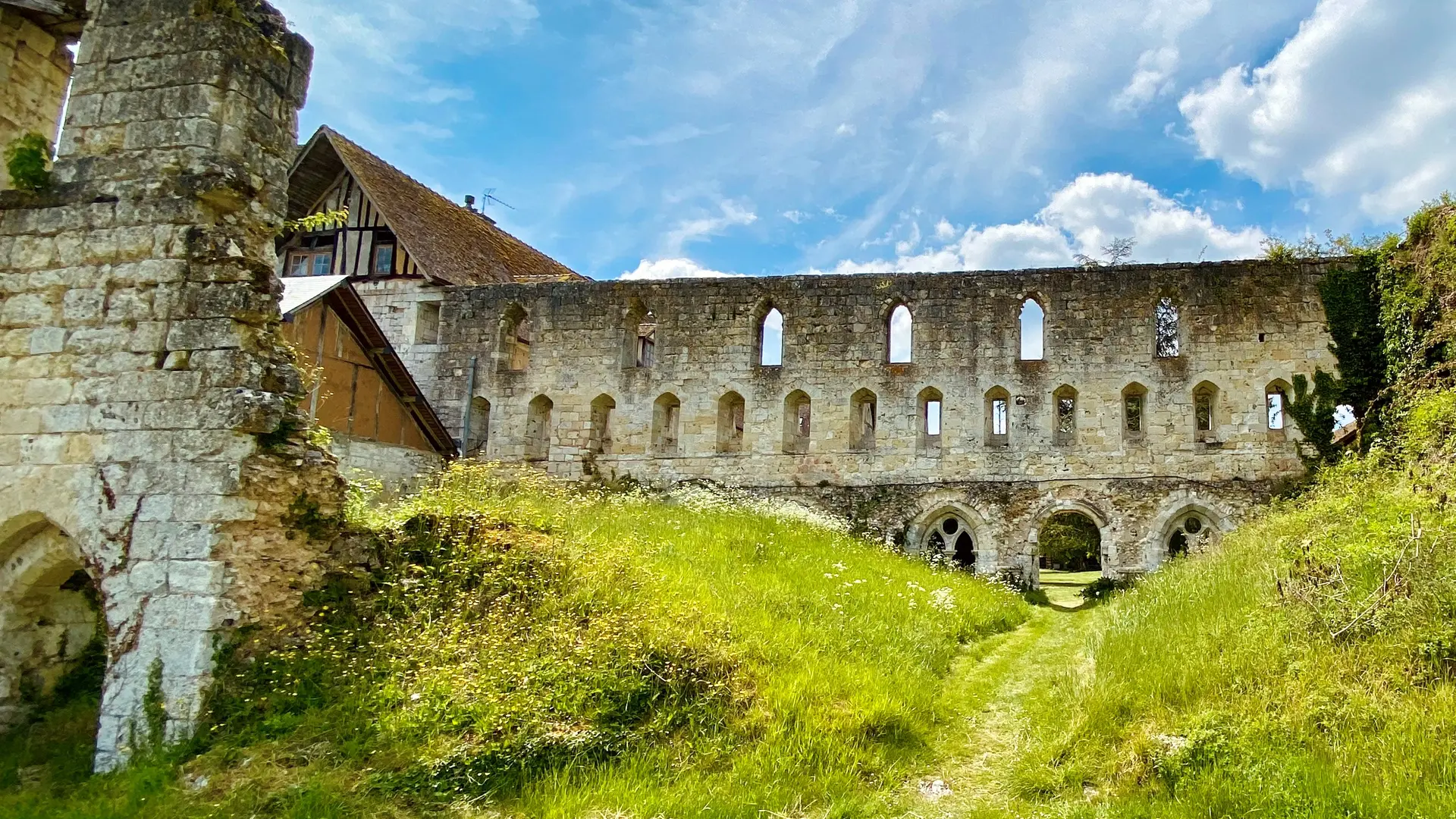 Abbaye-de-mortemer-ruines romantiques