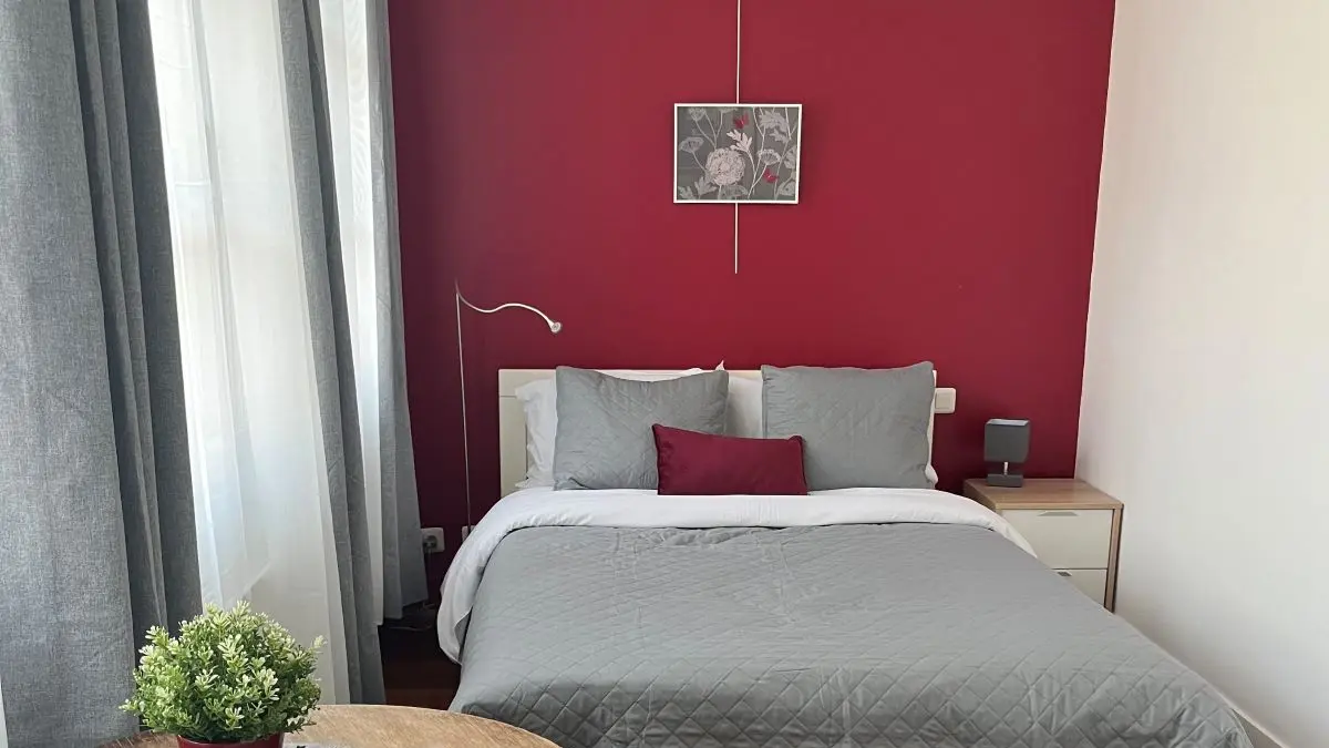 b) Auber 3 - Chambre