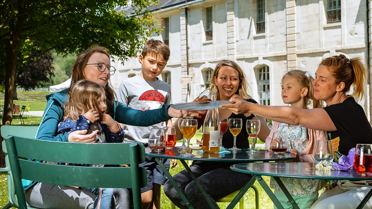drone-press-salon-de-the-abbaye-famlle