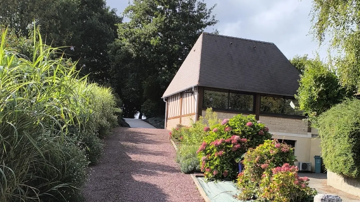 gite-de-la-haute-rue-saint-nicolas-de-la-haie-meuble-lamotte-herve (7) (1)