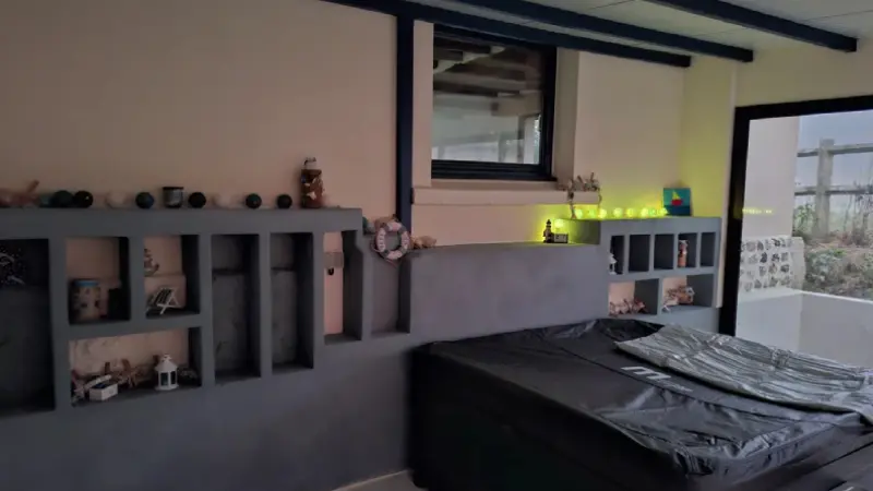 gite-ressources-la-frenaye-meuble-11