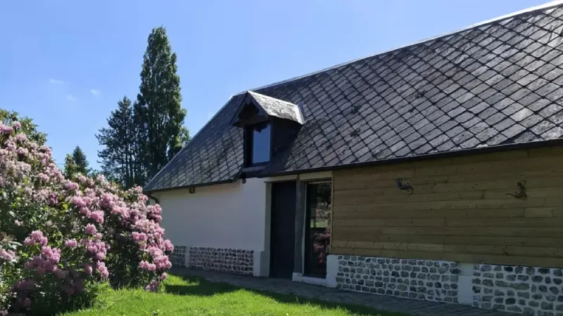 gite-ressources-la-frenaye-meuble-2