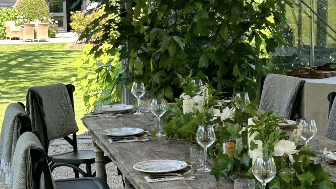 Déjeuner dans la serre