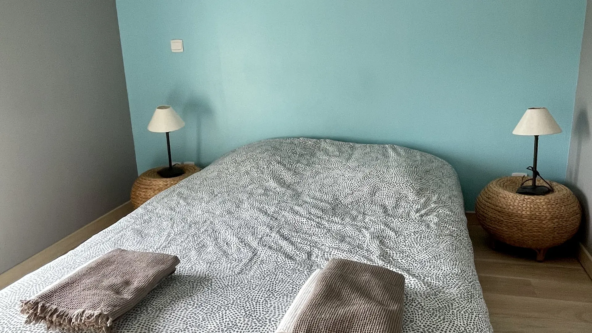 Chambre 2 : canapé convertible