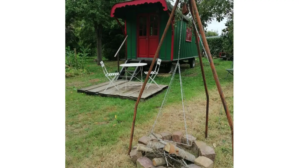 la-roulotte-de-mamie-rouville-insolite-mme-grenier (2) (1)