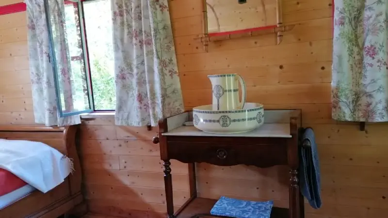 la-roulotte-de-mamie-rouville-insolite-mme-grenier (4) (1)