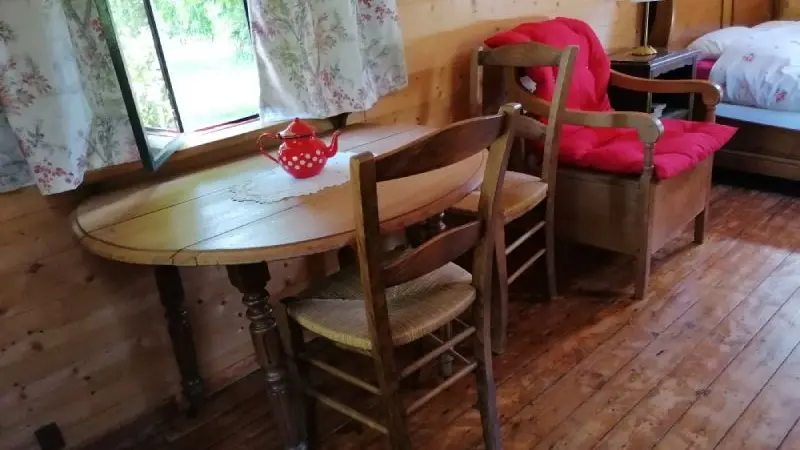 la-roulotte-de-mamie-rouville-insolite-mme-grenier (5) (1)