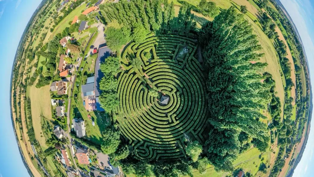 labyrinthe vue du ciel