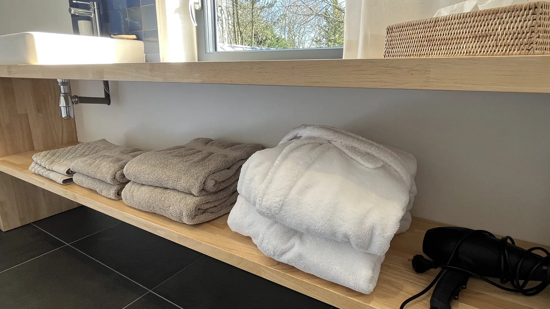le-coin-des-aromates-hysope-salle-de-bain-linge