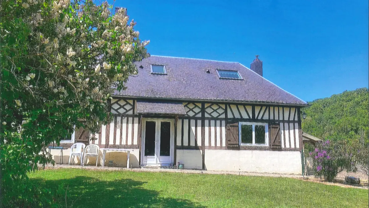 les-gites-de-la-prairie-saint-arnoult-le-colombage-exterieur-facade-colombages