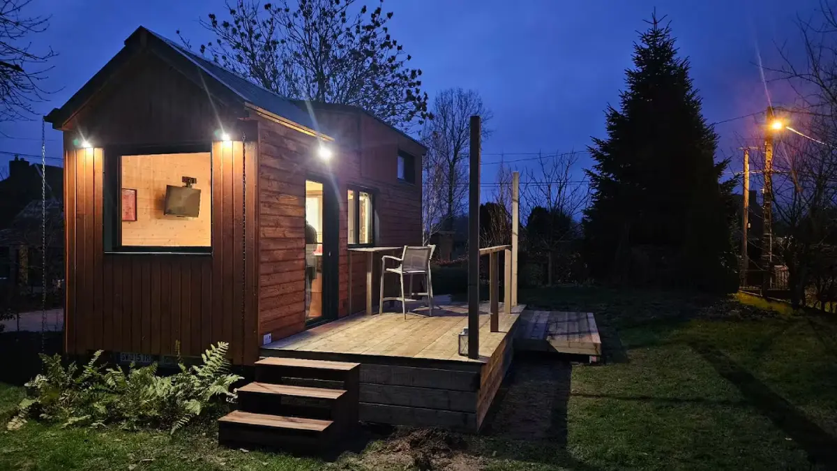 linstantiny-yebleron-tiny-house-exterieur-nuit