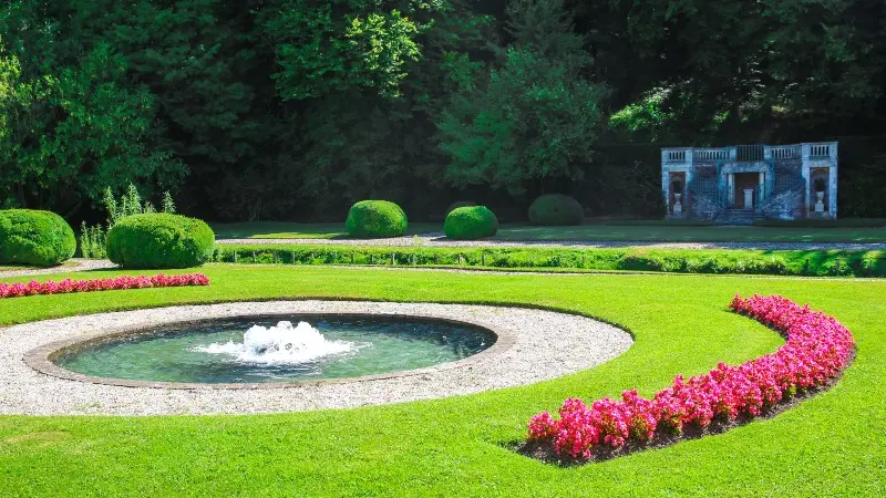 Jeu d'eau dans le jardin