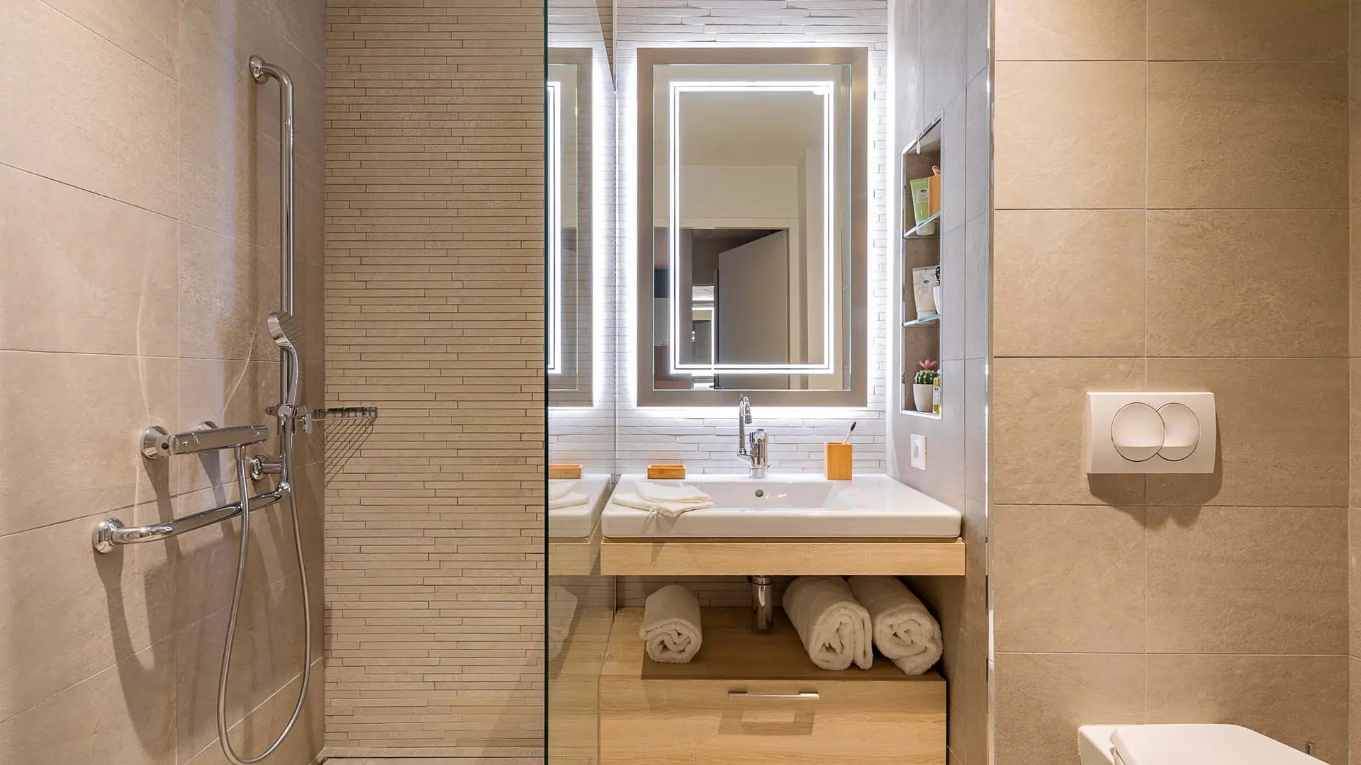 residence-seniors-rouen-la-calende-6-sdb-2048x1440