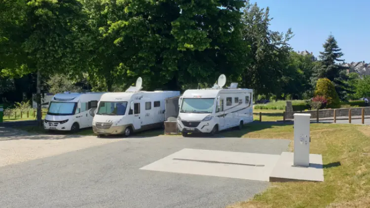 Aire pour camping-cars Ambrières-les-Vallées3