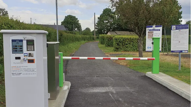 Aire CAMPING-CAR PARK de La Bruère-sur-Loir3