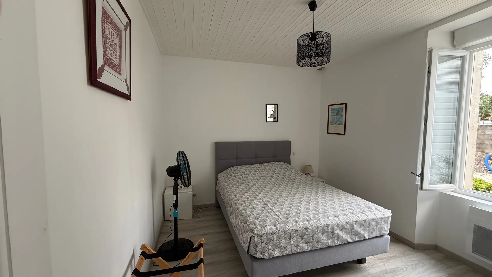446489 - chambre vue sur patio