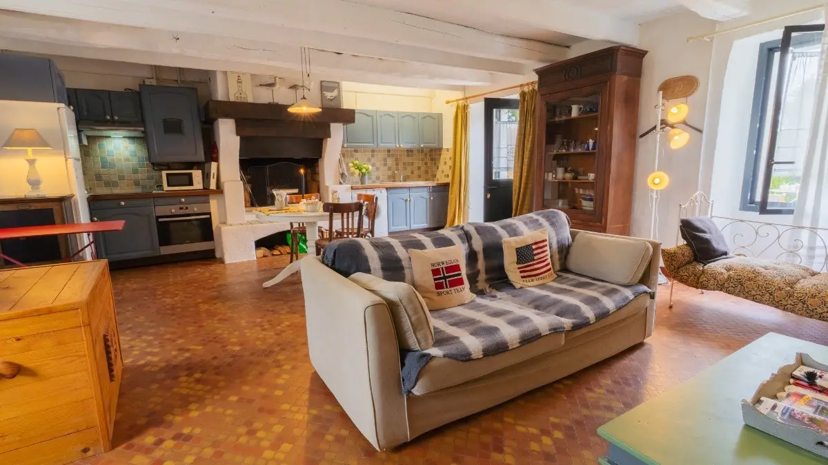 81820 - grande pièce de vie