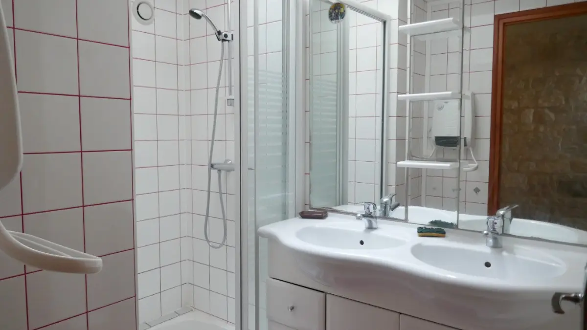 54001 - Salle d'eau
