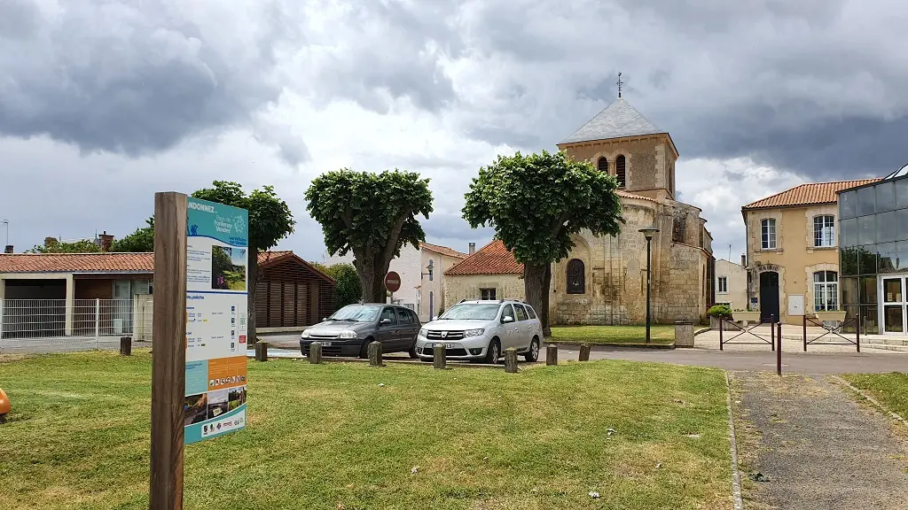 642483_randonnee-pedestre-le-bois-joli-85770-velluire-vendee-_2