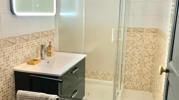 Beaumont Vélo le gîte - salle de douche