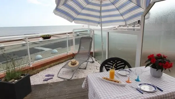 105463 - terrasse - jardinet face mer