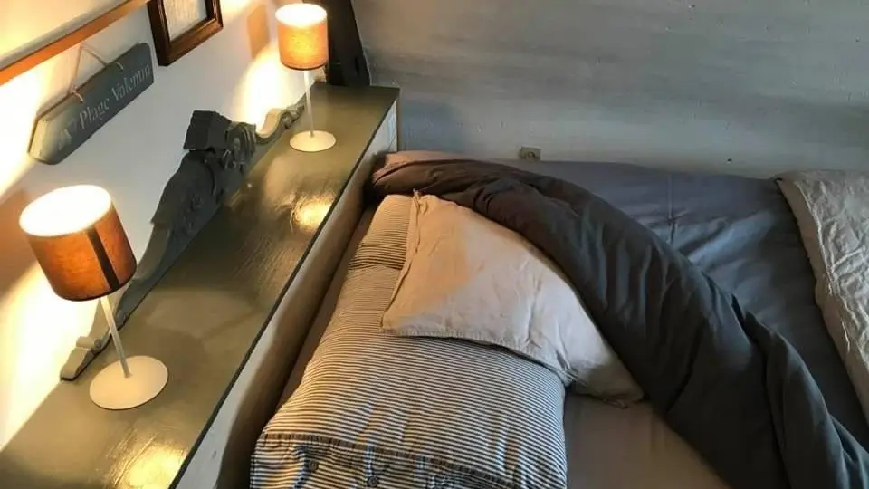 81810 - chambre lit 140 2 personnes