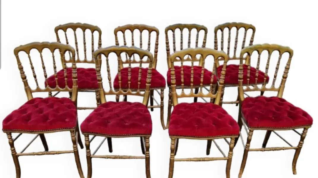 8 chaises de théatre