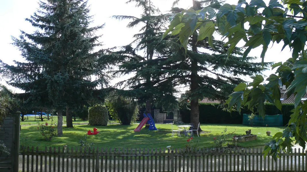 LE CLOS DE LA VIGNE vue parc