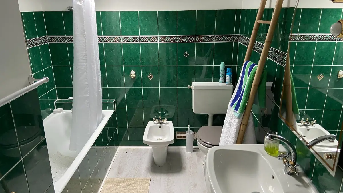 350385 - Salle de bain  à l'étage