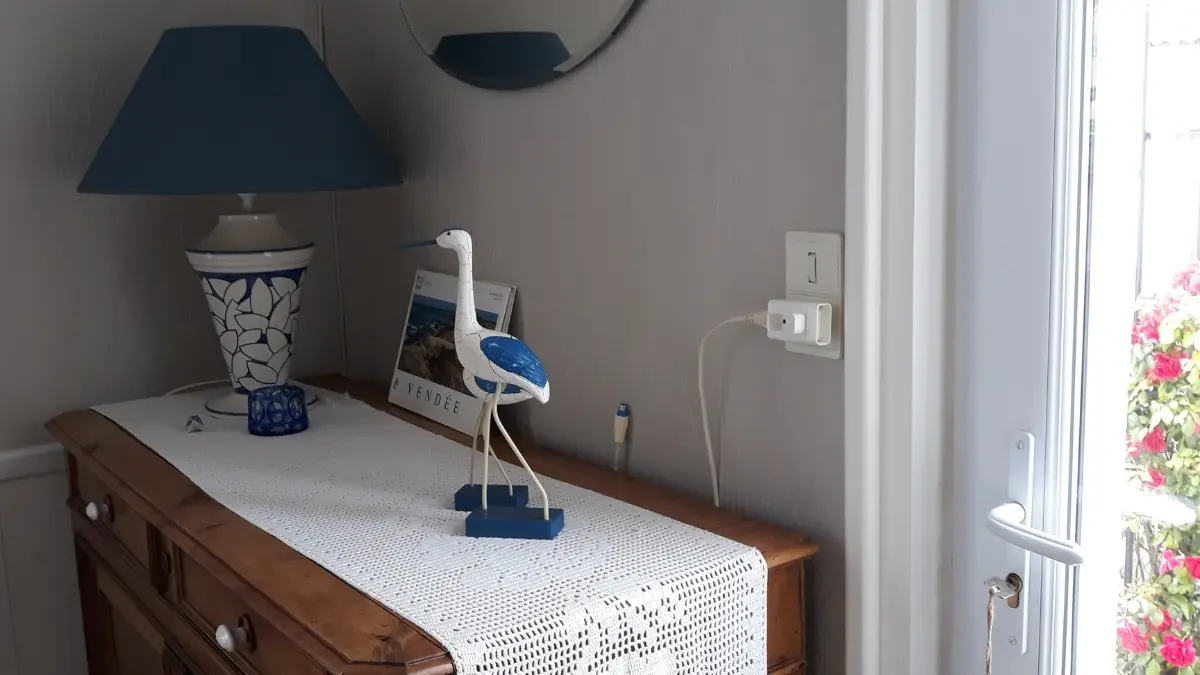 52483 - la télévision peut être positionnée dans la chambre à votre demande