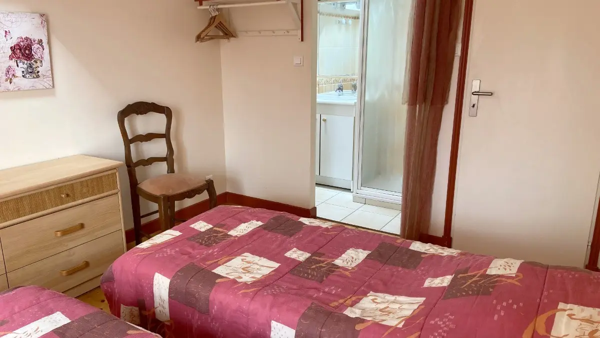 53347 - Chambre 2 lits en 90 avec accès salle d'eau