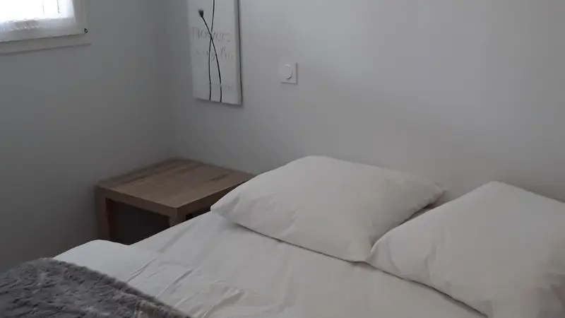 162406 - Chambre 1 avec un lit en 140