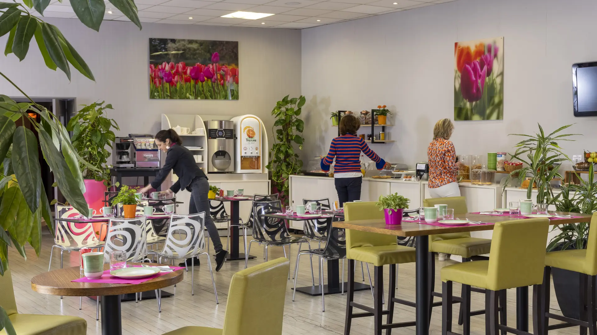 Salle des petits déjeuners en buffet