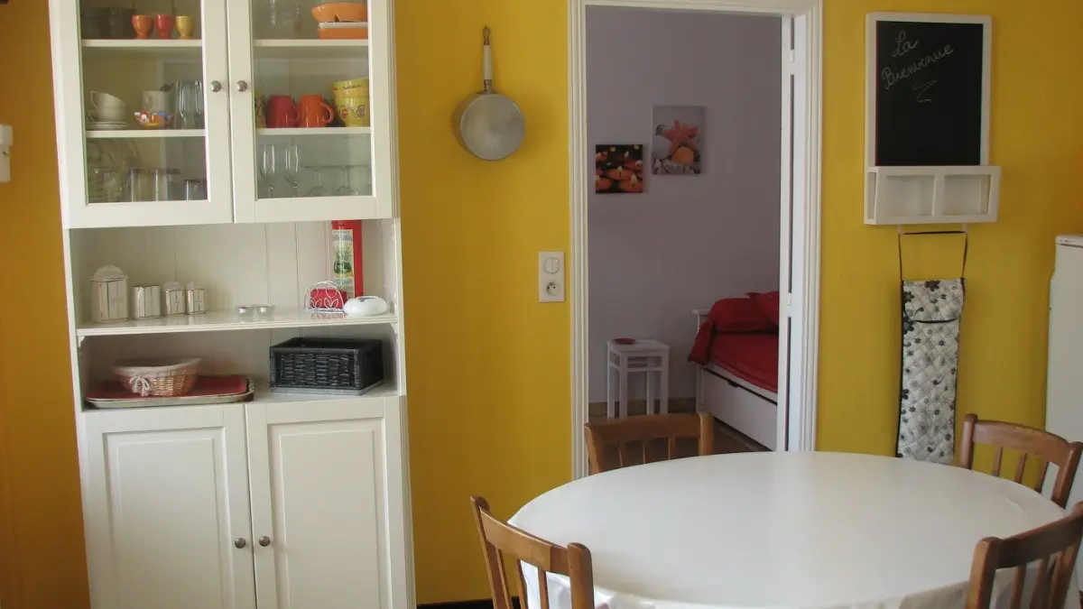 52477 - Cuisine - Porte coulissante vers le salon/chambre