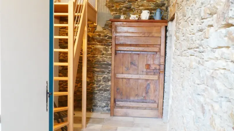 245544 - Accès mezzanine