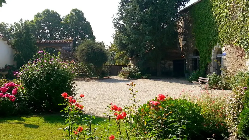 2015-chambres-hotes-galissonniere_lepallet_-HLO-Cour du Château