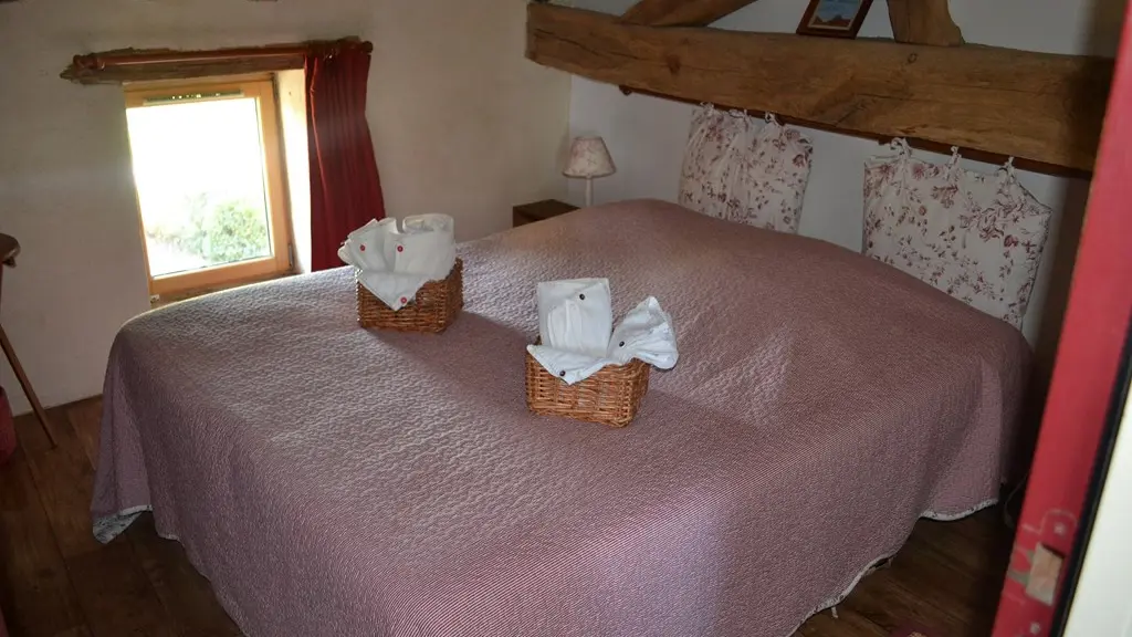 Gîte Le Pressoir, Ch. Tomette - Lits double ou simples (2p)