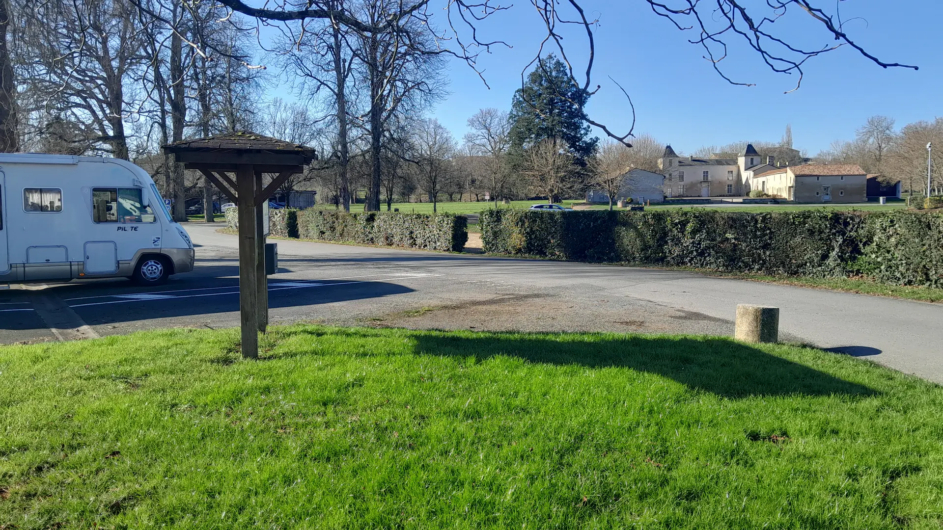 Aire de service du Parc du Vignaud