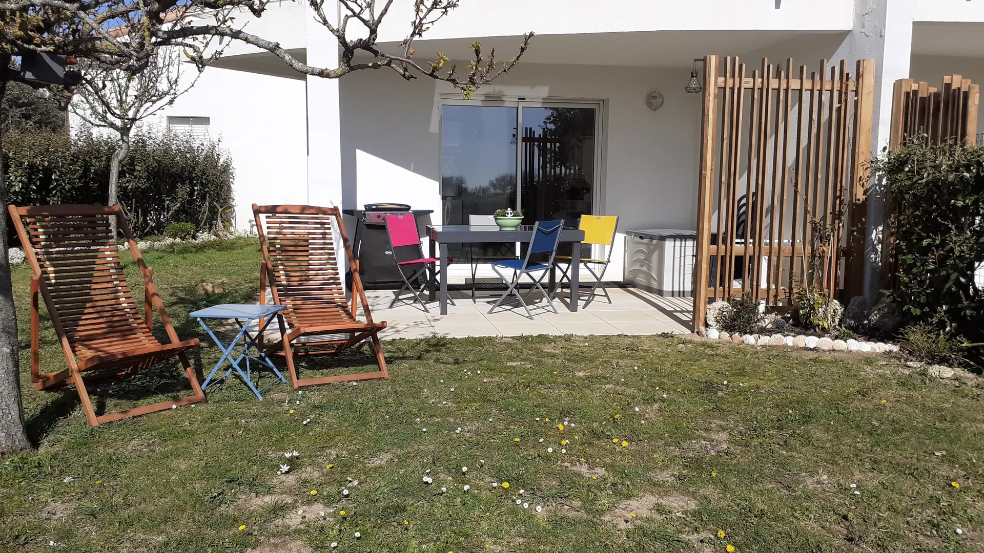 Jardin Ext. avec Salon, Plancha & Chaises longues