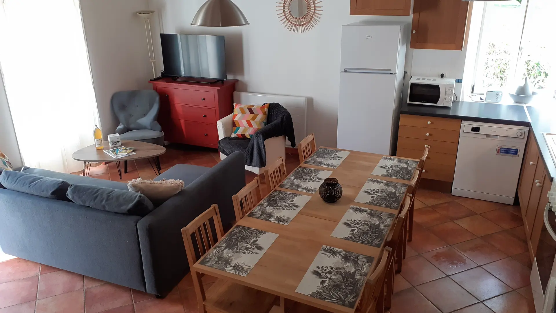 Gîte le Moulin - cuisine / salle à manger / salon