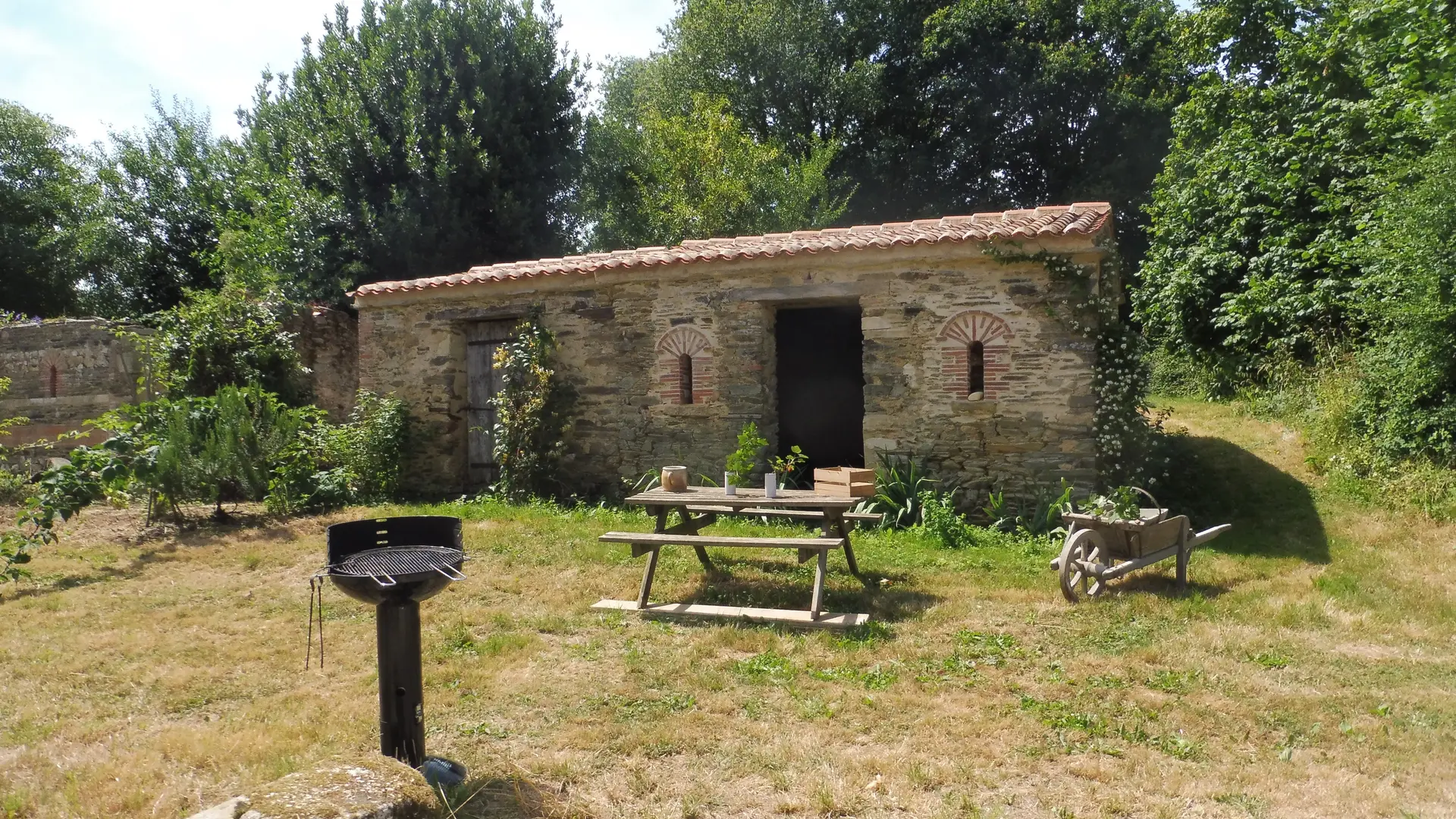 395550 - FOURNIL ET BARBECUE