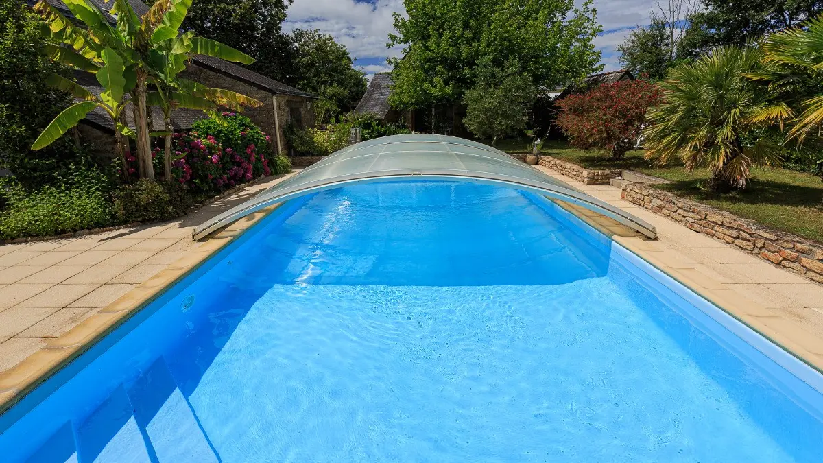 79806 - piscine chauffée par le dome