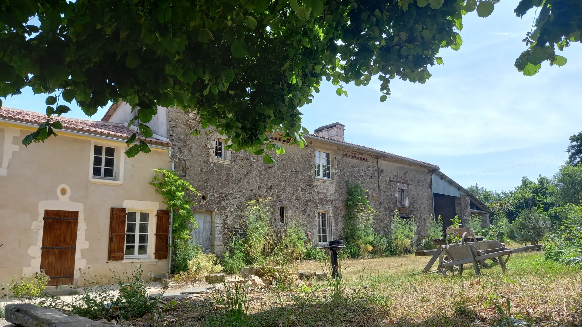 398169 - COUR DU LOGIS