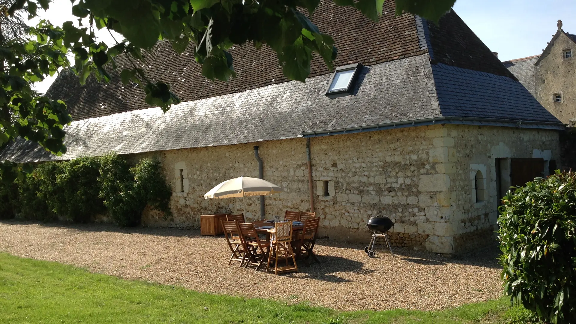 Gîte de l'Angellerie_la Bruère sur Loir_terrasse sud