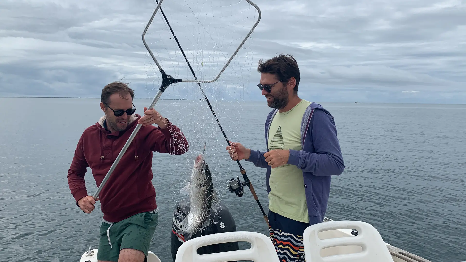 PECHE EN MER EN PETIT GROUPE AVEC MATERIEL FOURNI ACCOMPAGNE PAR UN SKIPPER